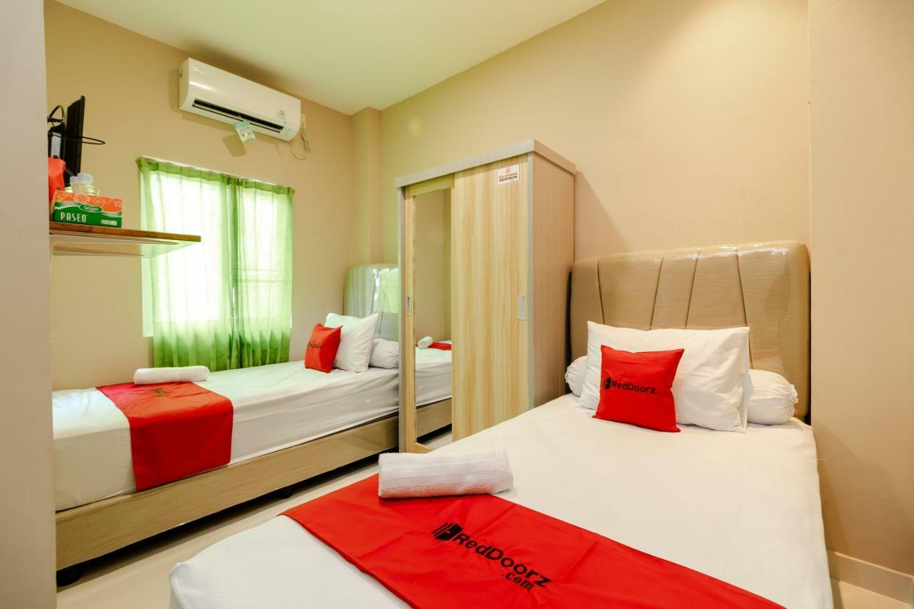 Reddoorz Syariah @ Panglima Polem Aceh Hotel Banda Aceh Exterior foto